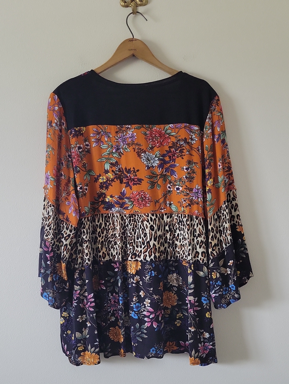 Calessa Black Embroidered Tunic Size XL - Picture 4 of 7